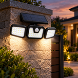 Solarni LED reflektor sa tri svetlosna panela